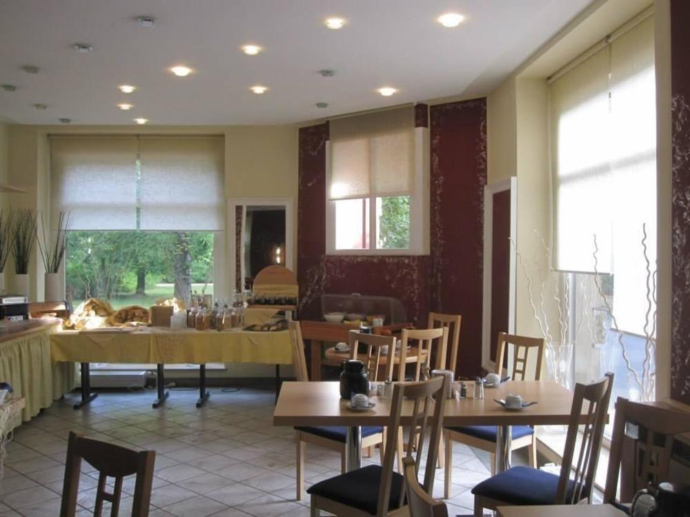 Hotel Am Bonhoefferplatz Дрезден Екстериор снимка