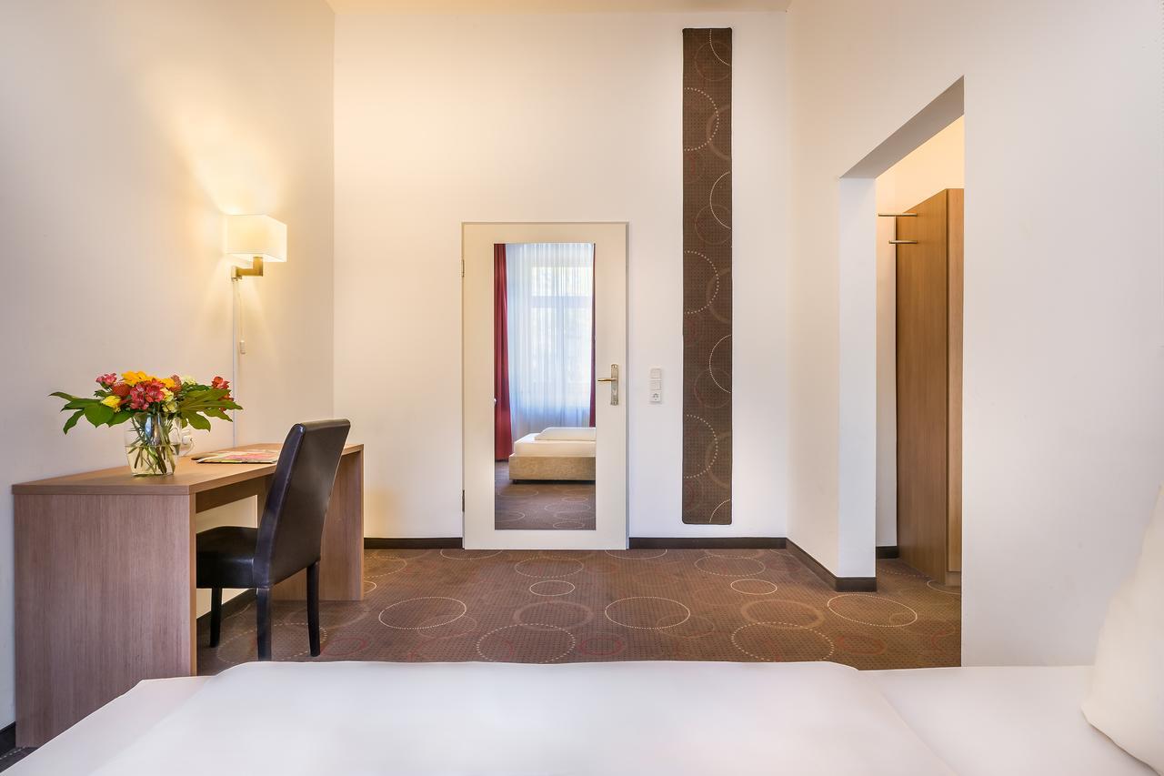 Hotel Am Bonhoefferplatz Дрезден Екстериор снимка