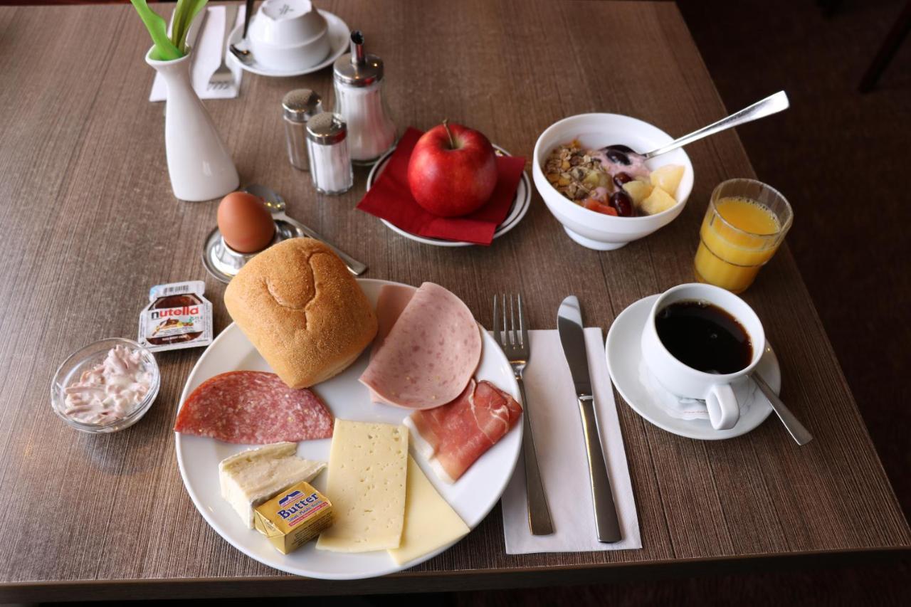 Hotel Am Bonhoefferplatz Дрезден Екстериор снимка