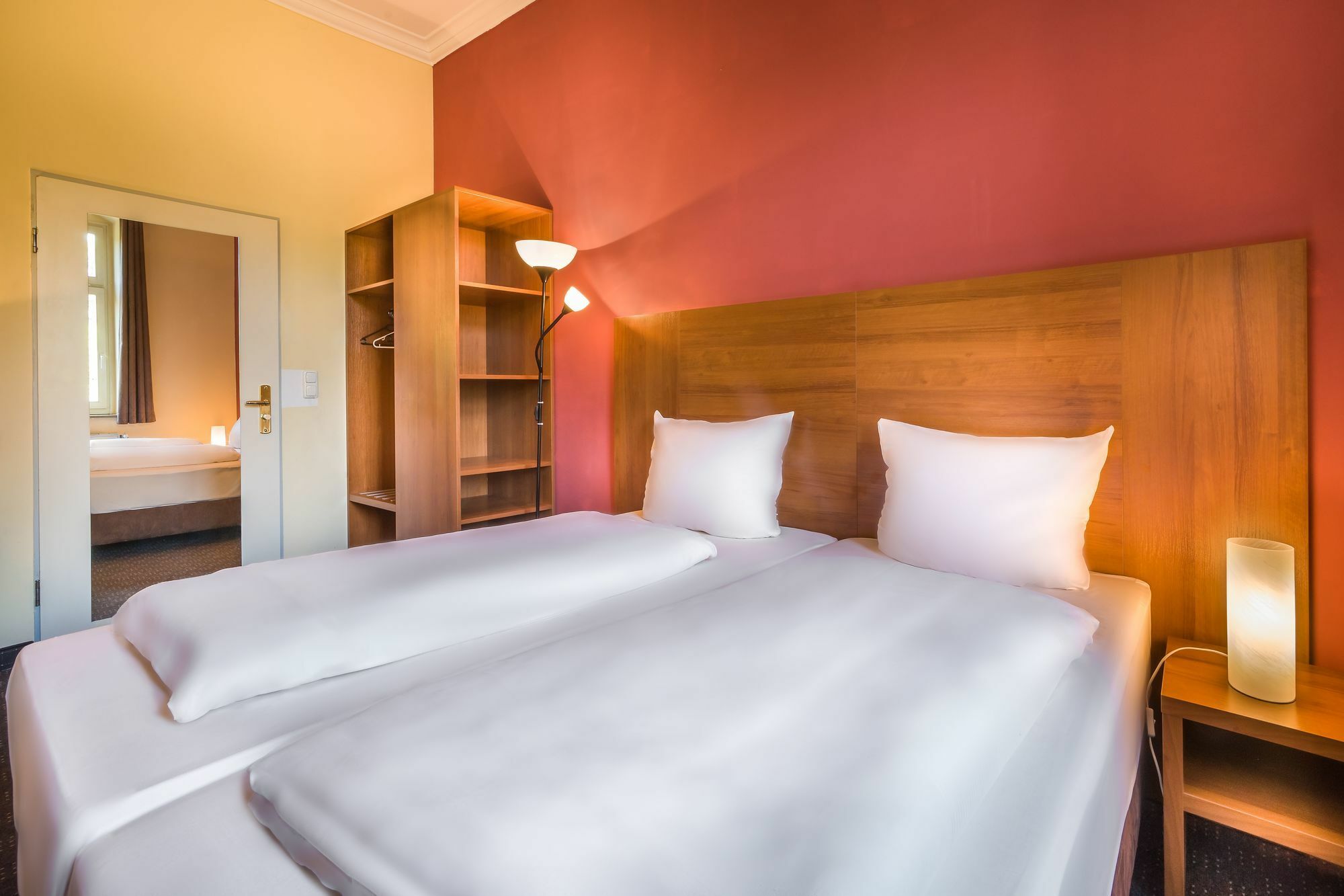 Hotel Am Bonhoefferplatz Дрезден Екстериор снимка