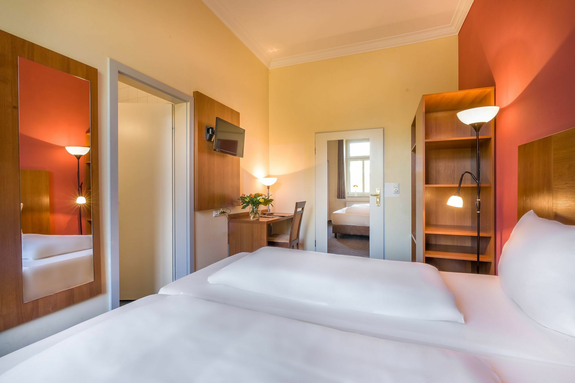 Hotel Am Bonhoefferplatz Дрезден Екстериор снимка
