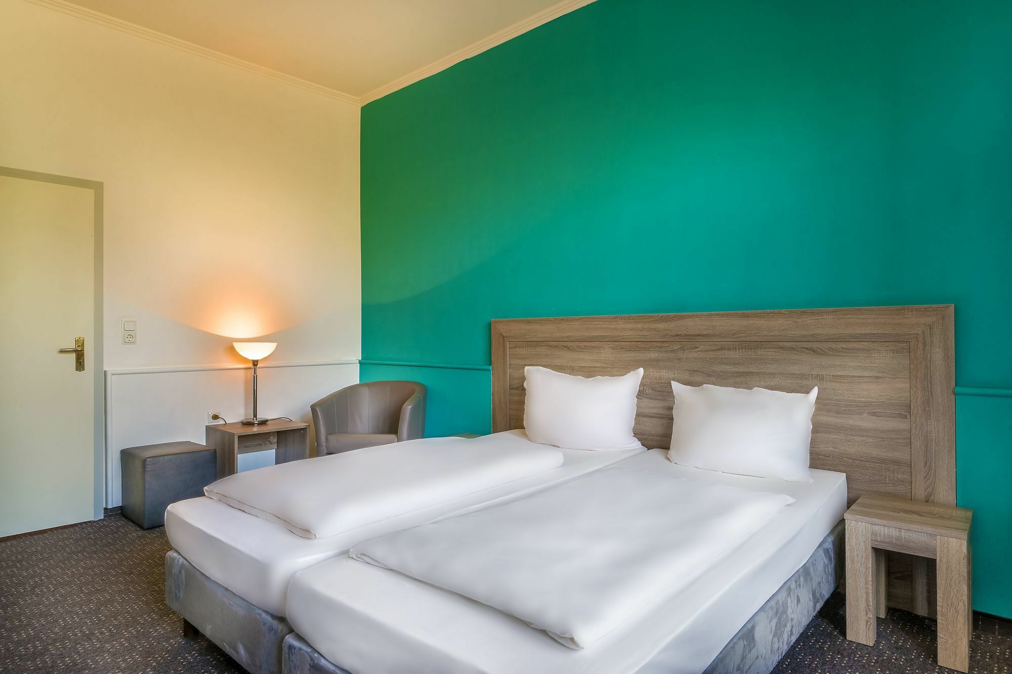 Hotel Am Bonhoefferplatz Дрезден Екстериор снимка