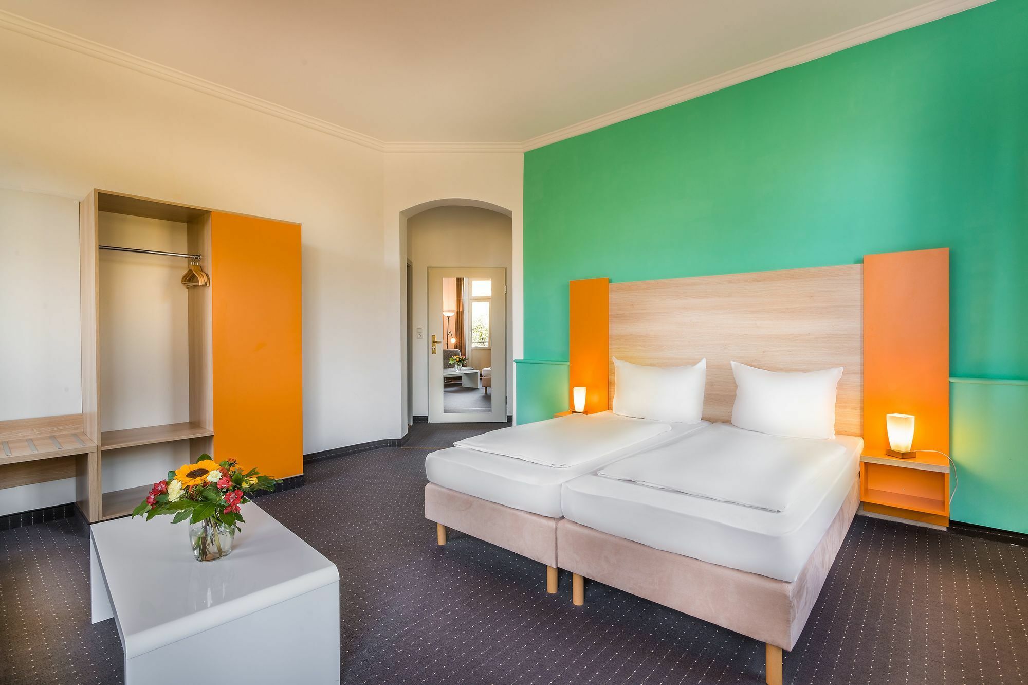 Hotel Am Bonhoefferplatz Дрезден Екстериор снимка
