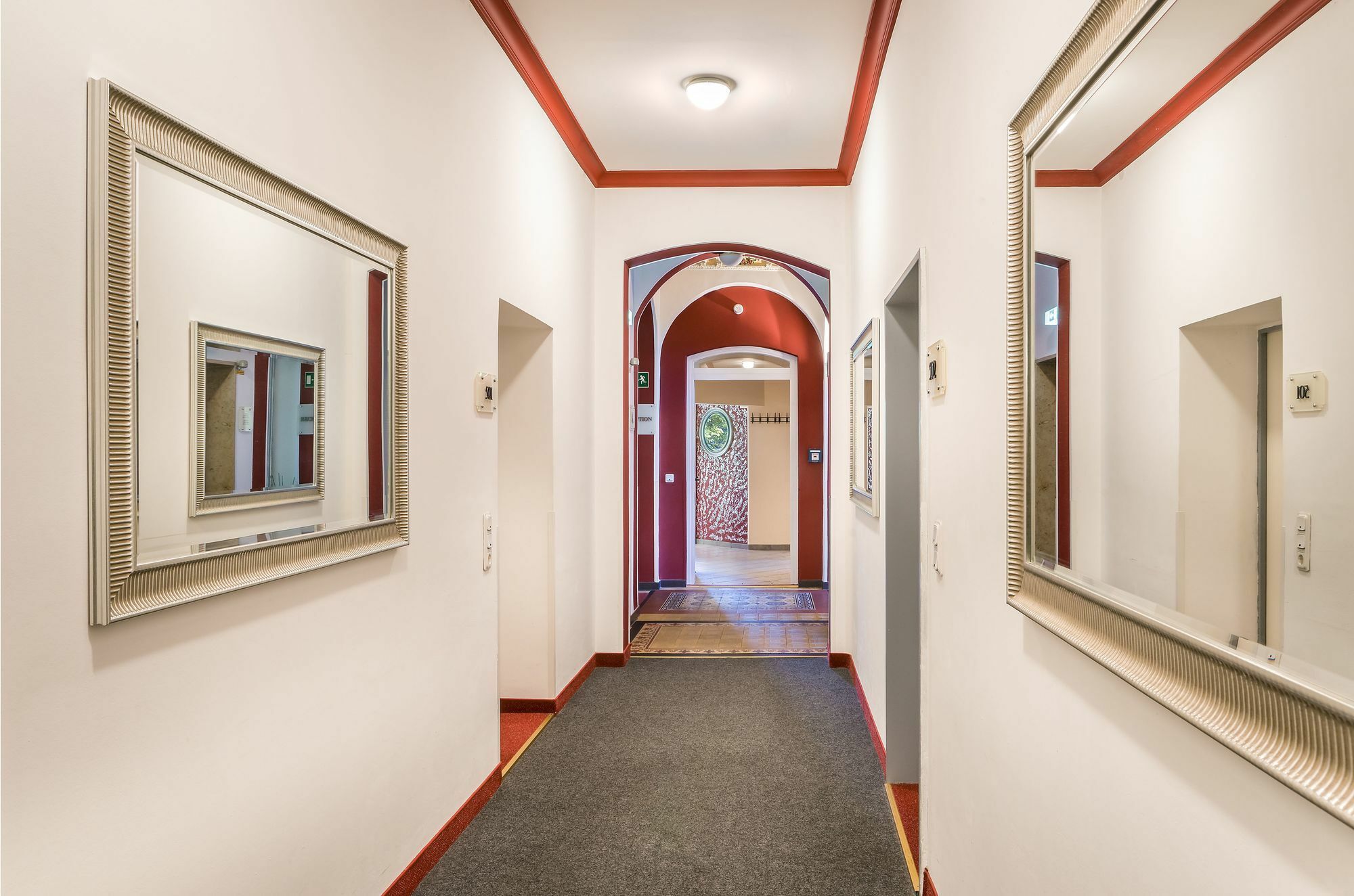 Hotel Am Bonhoefferplatz Дрезден Екстериор снимка