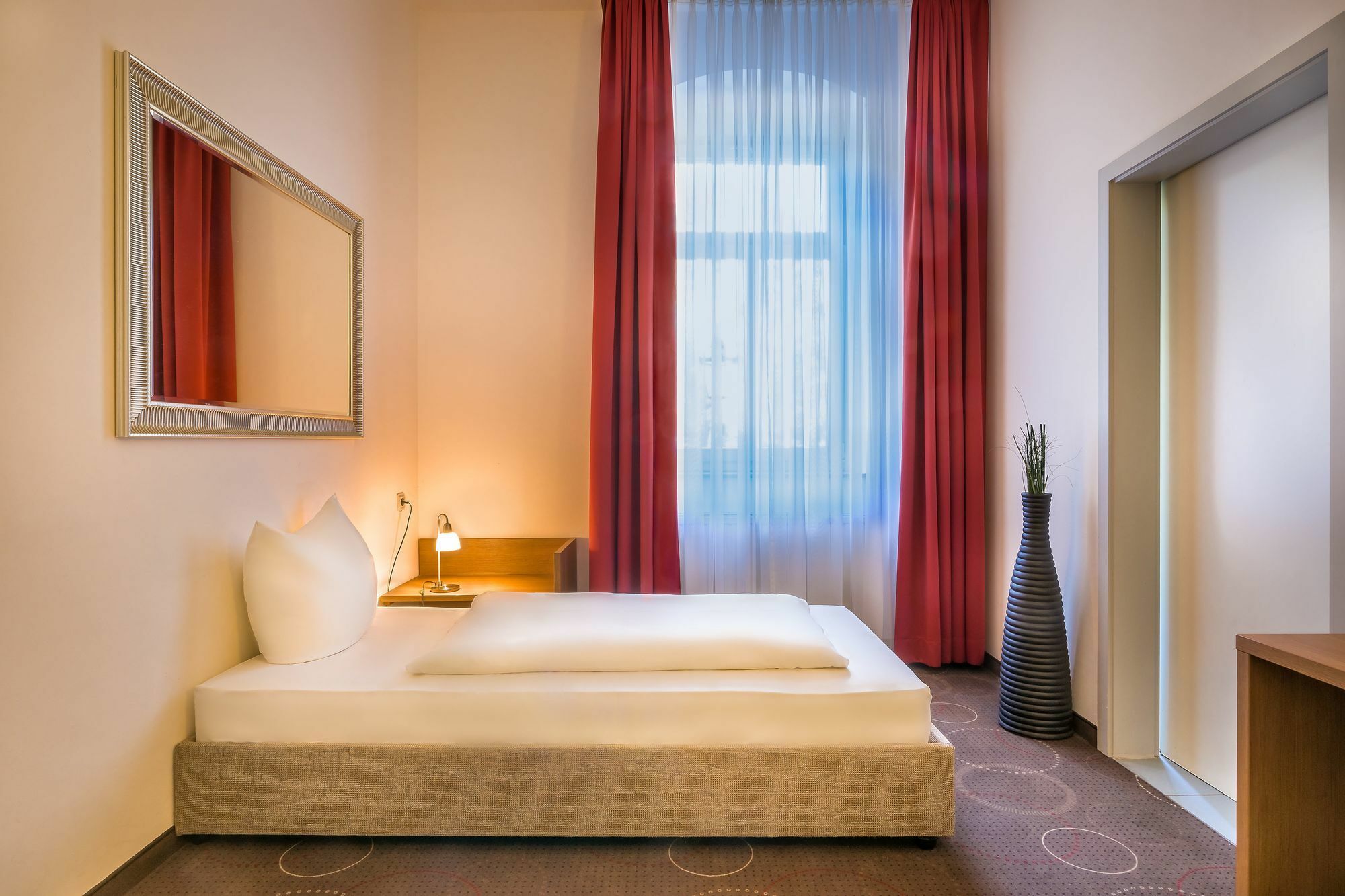 Hotel Am Bonhoefferplatz Дрезден Екстериор снимка