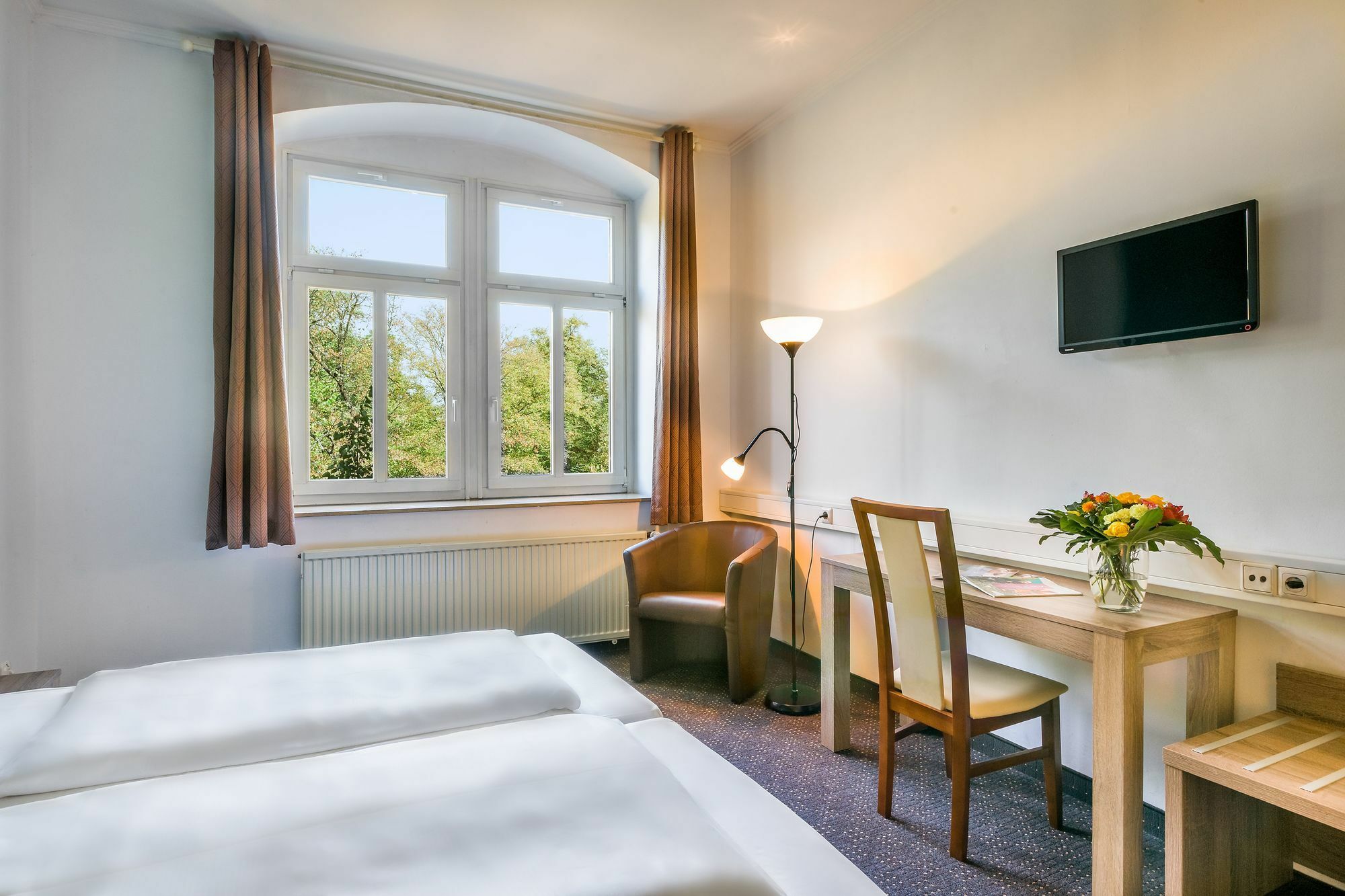 Hotel Am Bonhoefferplatz Дрезден Екстериор снимка