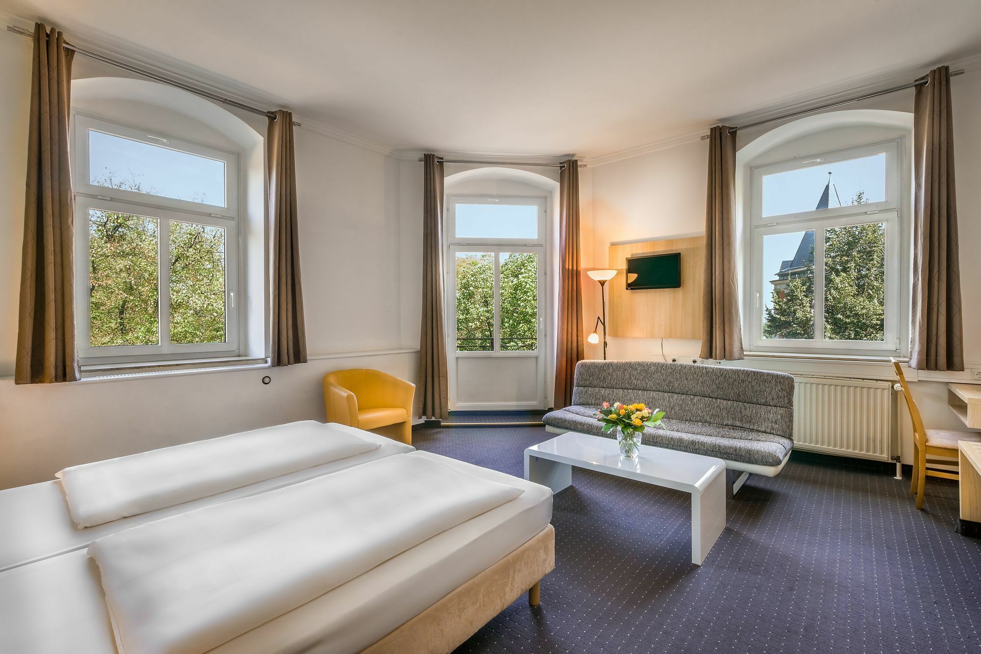 Hotel Am Bonhoefferplatz Дрезден Екстериор снимка